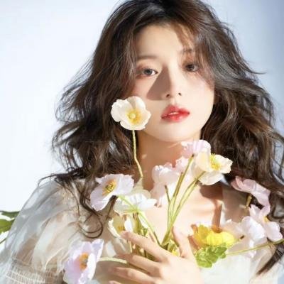 夜幕女王封面